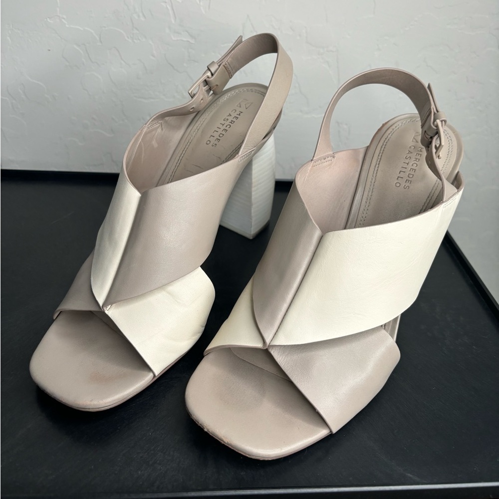 Mercedes‎ Castillo Leather slingbacks Heels size 10 chunky heel EUC Authe…